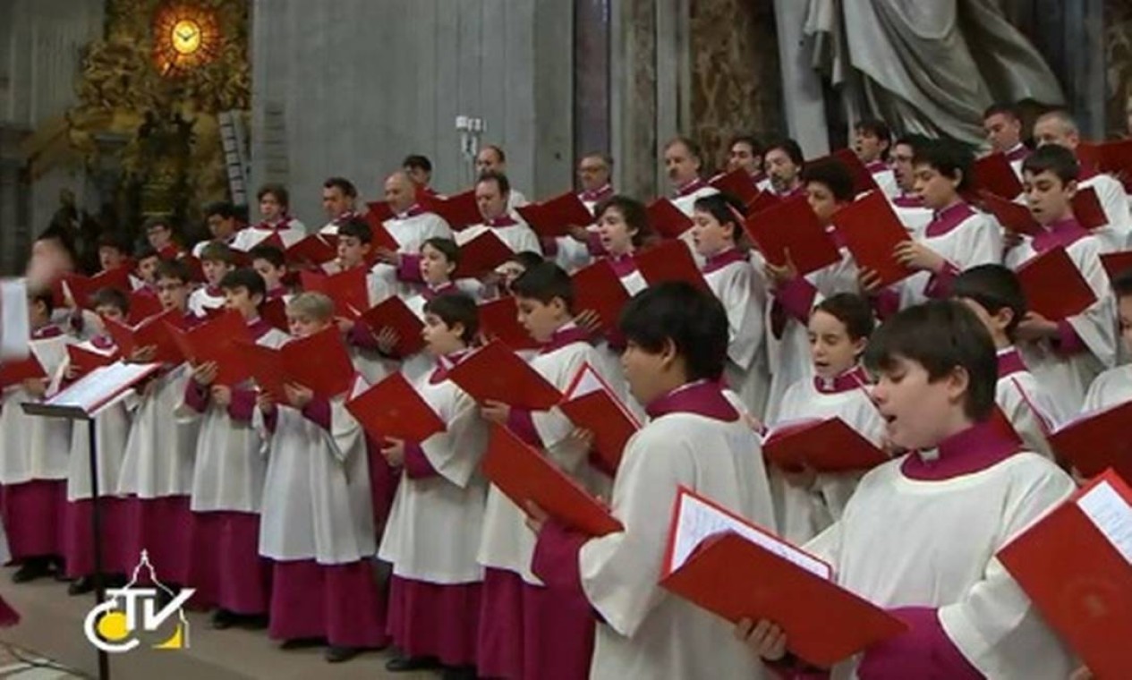 Coral de meninos canta para fiéis e religiosos na Basílica de São Pedro Foto: Vaticano/Divulgação