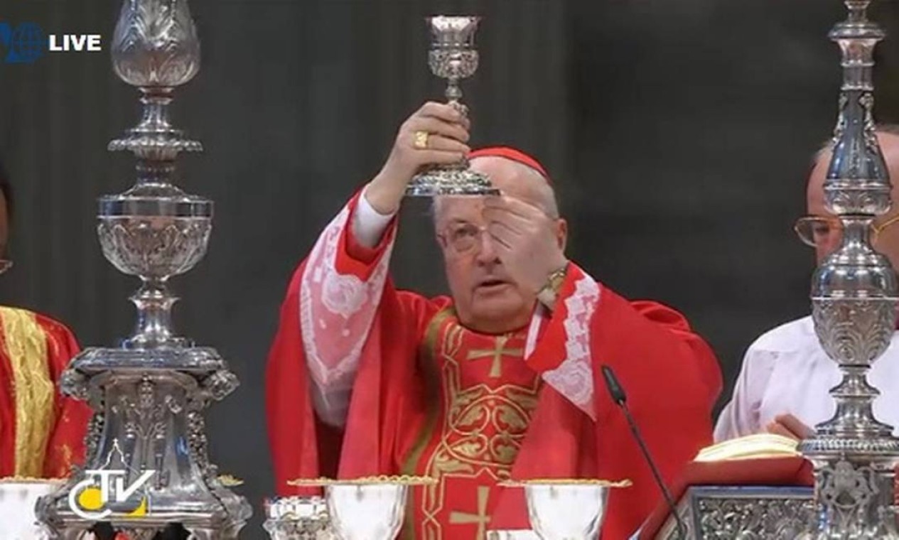 Momento da Consagração do Vinho na missa "Pro Eligendo Romano Pontifice" Foto: Vaticano/Divulgação
