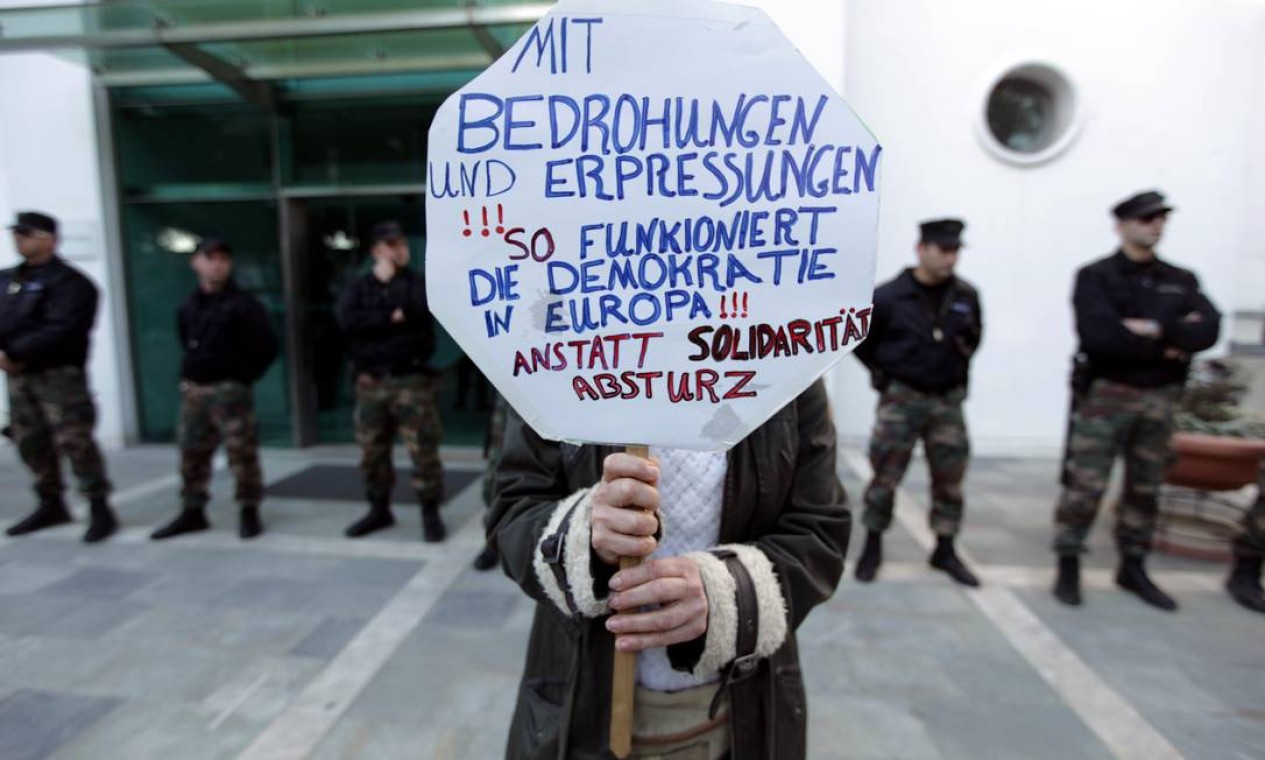 Veja imagens de manifestações no Chipre Jornal O Globo