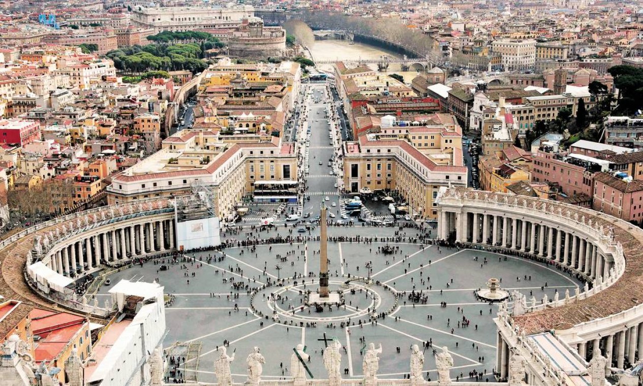 A colunata de São Pedro, no Vaticano, uma das obras mais famosas de Bernini Foto: Eric Gaillard / Reuters