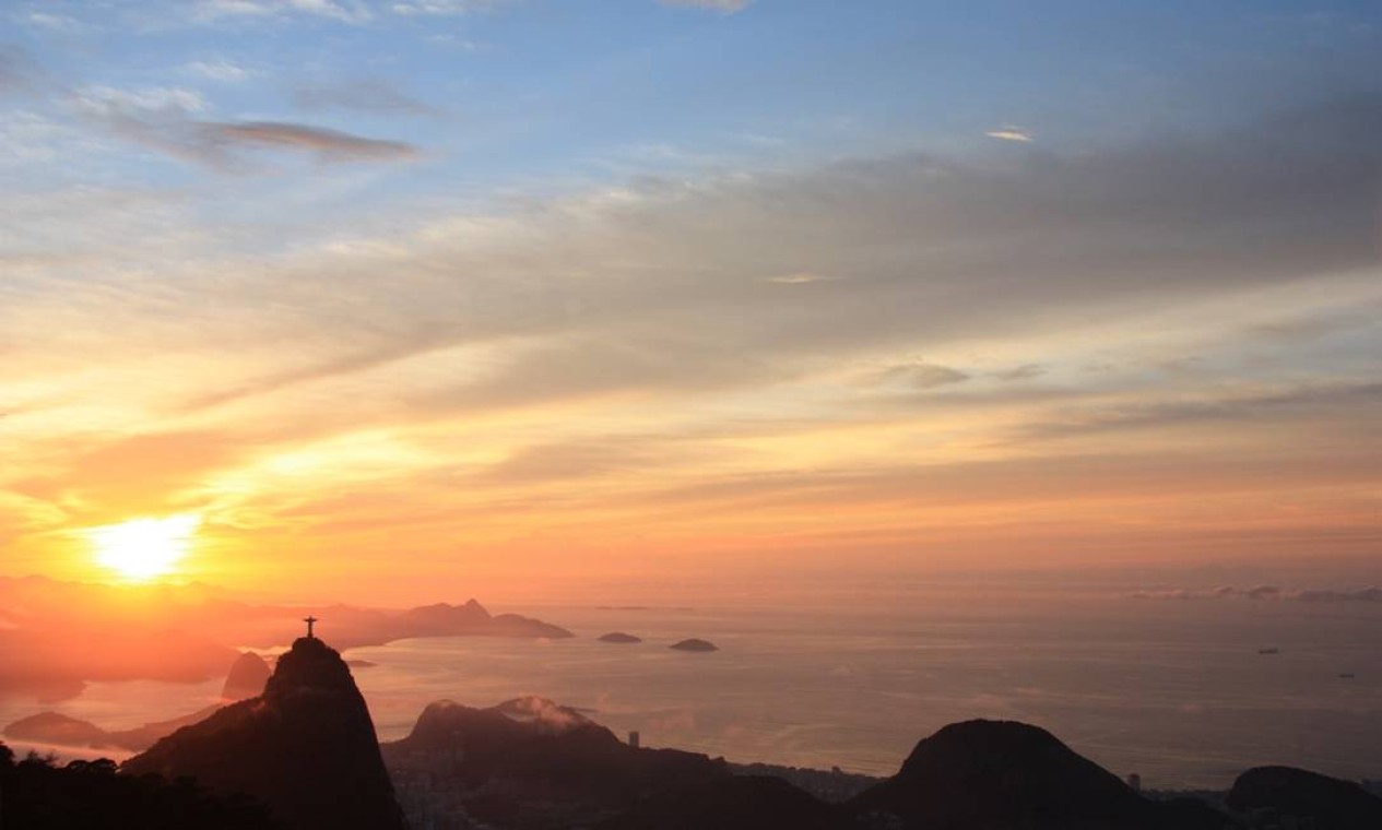 Amanhecer com tempo bom no Rio - Jornal O Globo