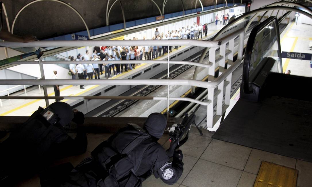 Pol cia Faz Treinamento De Seguran a No Metr Jornal O Globo pol-cia-faz-treinamento-de-seguran-a-no-metr-jornal-o-globo