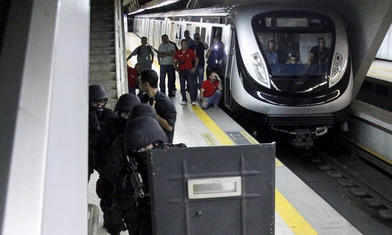 Pol cia Faz Treinamento De Seguran a No Metr Jornal O Globo pol-cia-faz-treinamento-de-seguran-a-no-metr-jornal-o-globo