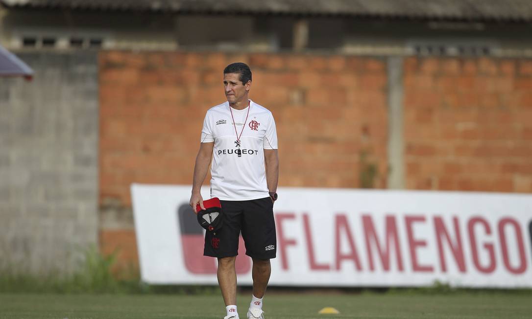 Jorginho durante treino do Flamengo Foto: Alexandre Cassiano / Agência O Globo
