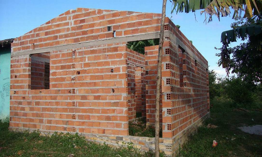 Casas abandonadas em 2011 no município de Marajá do Sena, no Maranhão, pela empreiteira SC Construções Crédito Foto: Arquivo pessoal