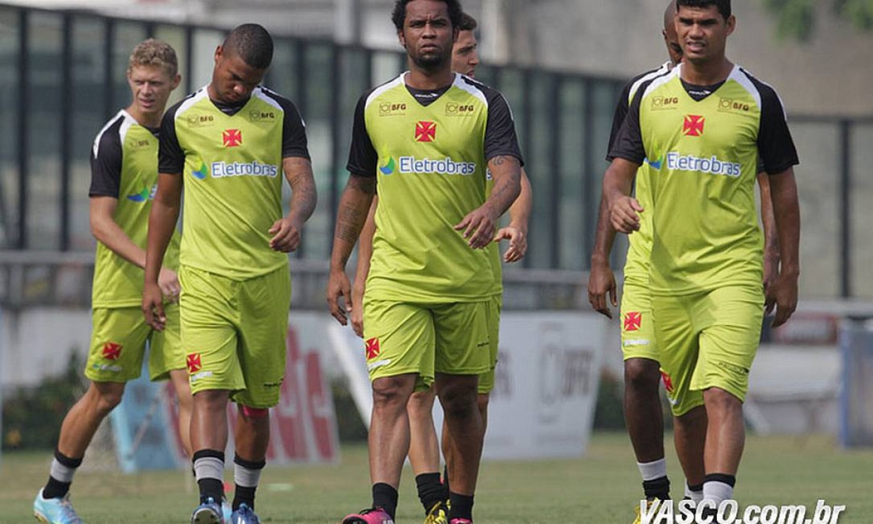 Na véspera do julgamento, Fellipe Bastos dá apoio a Carlos Alberto