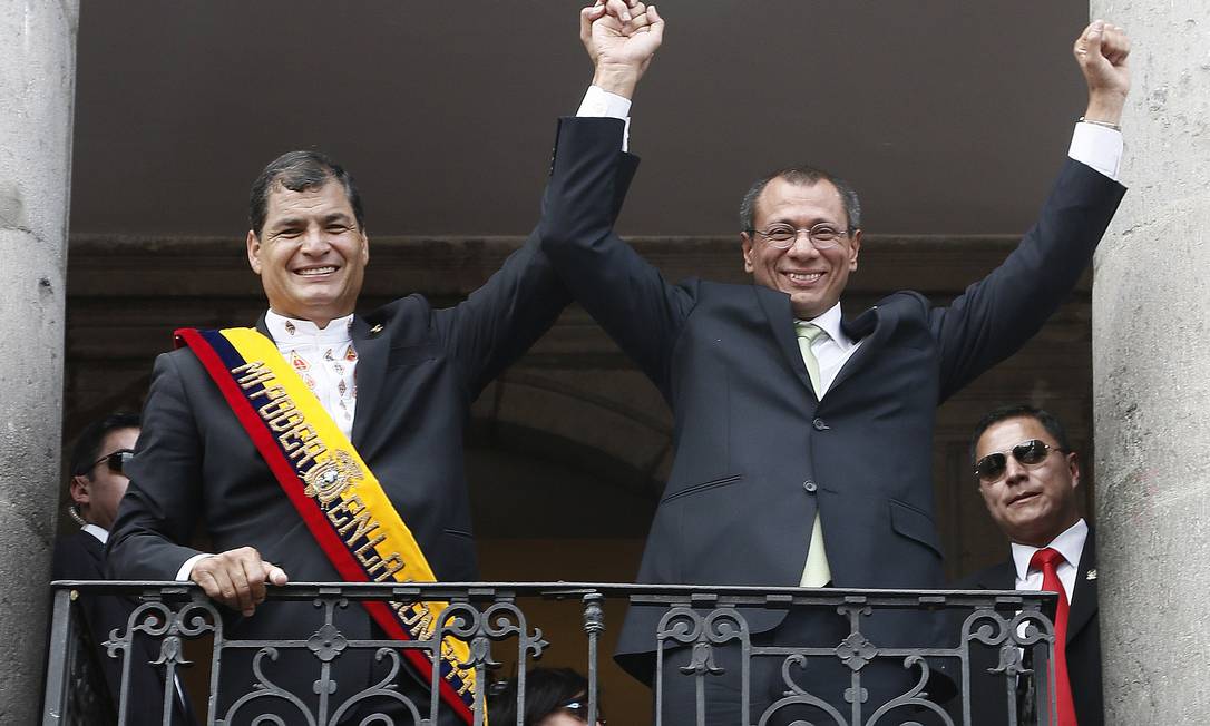 
Rafael Correa e o vice-presidente, Jorge Glass, no Palácio Presidencial
Foto: PABLO COZZAGLIO / AFP