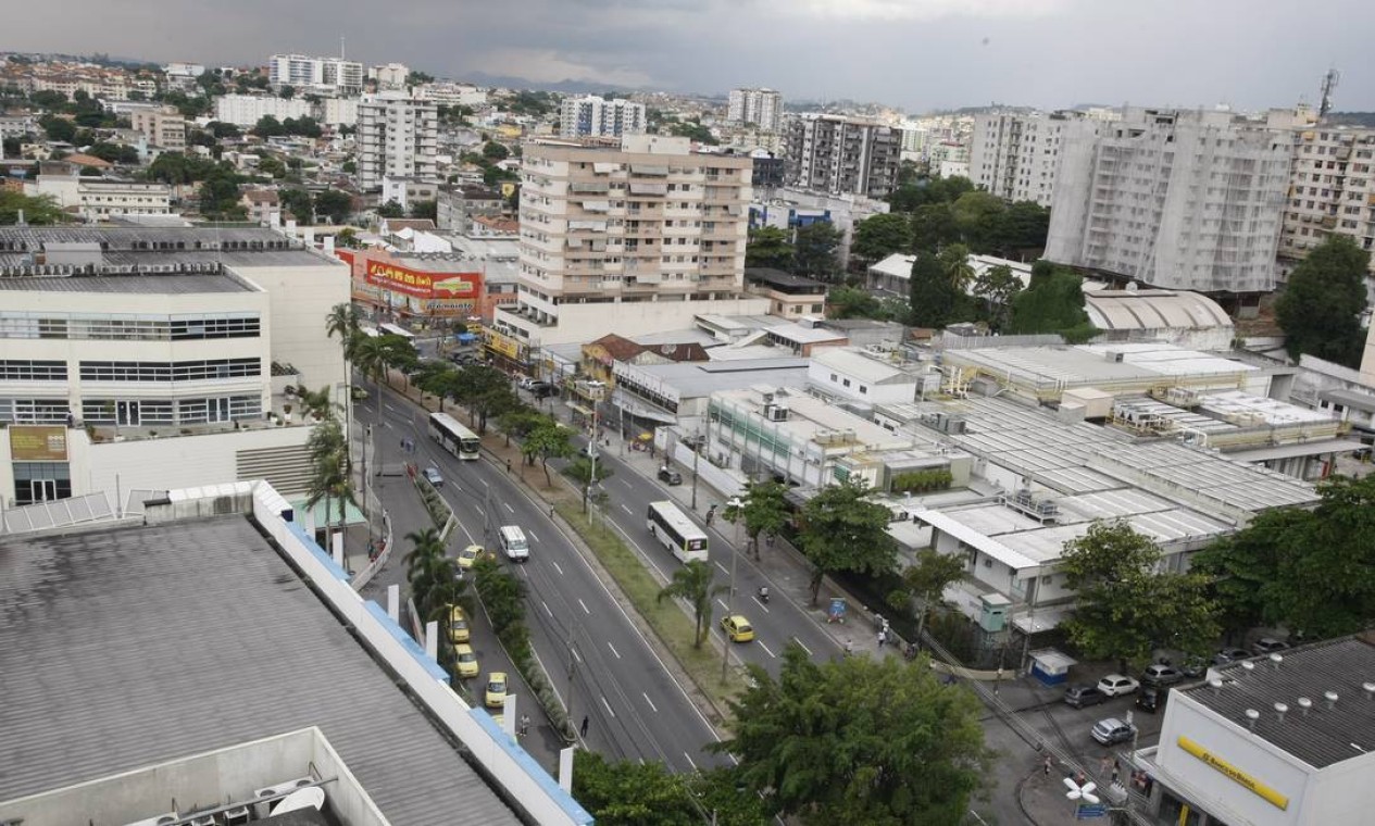 Negócios em alta na Avenida Dom Hélder Câmara - Jornal O Globo