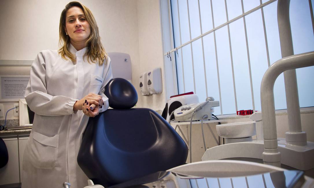 
A dentista Vanessa Pacheco avalia performance de plano de previdência privada a cada seis meses
Foto: Guito Moreto