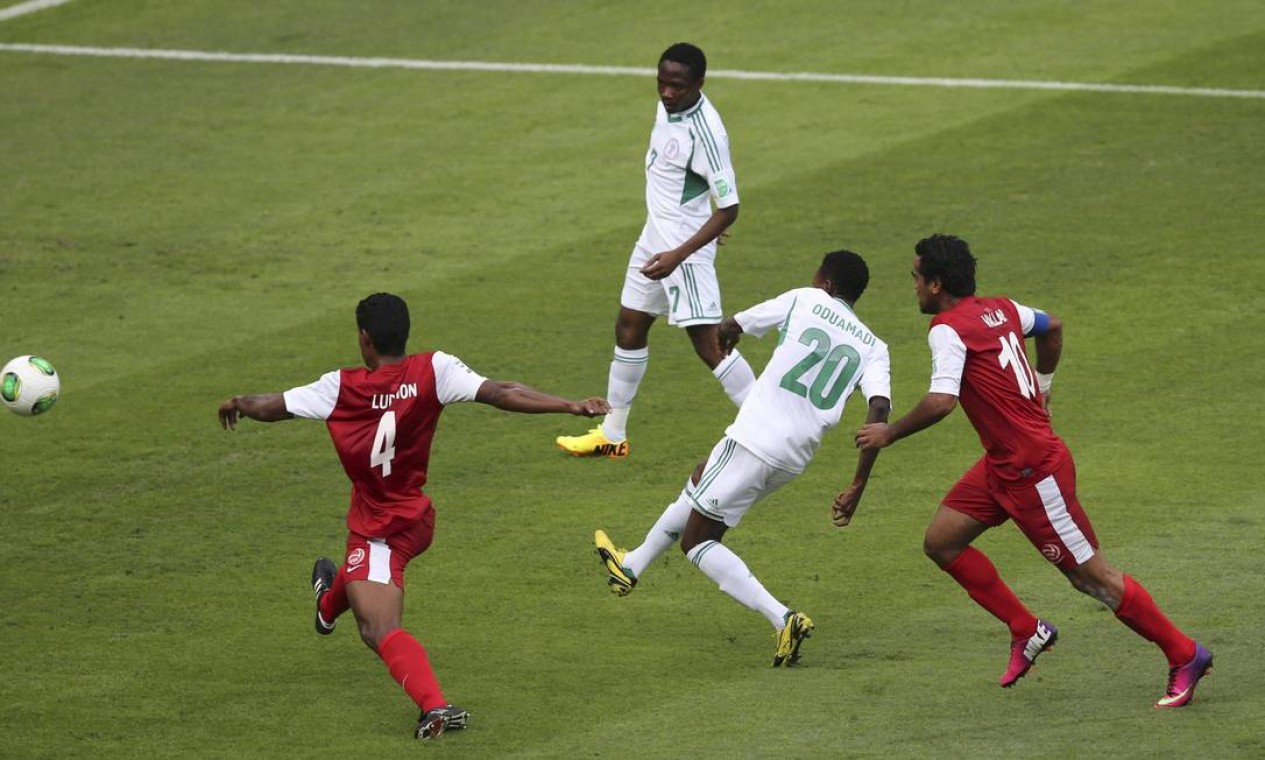 Aos 9 minutos, Oduamadi amplicou o placar para a seleção nigeriana Foto: PAULO WHITAKER / REUTERS