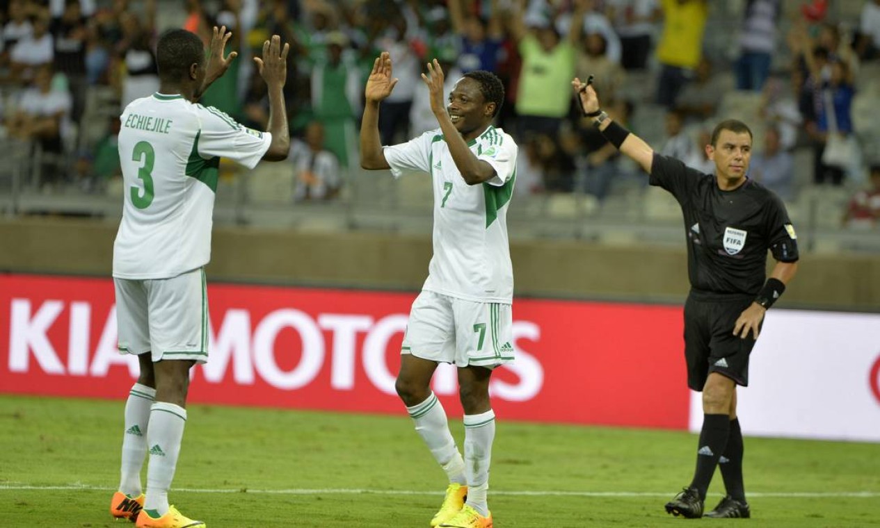 Aos 33 minutos do segundo tempo, Echiejile marcou o sexto gol da Nigéria Foto: Eugenio Savio / AP