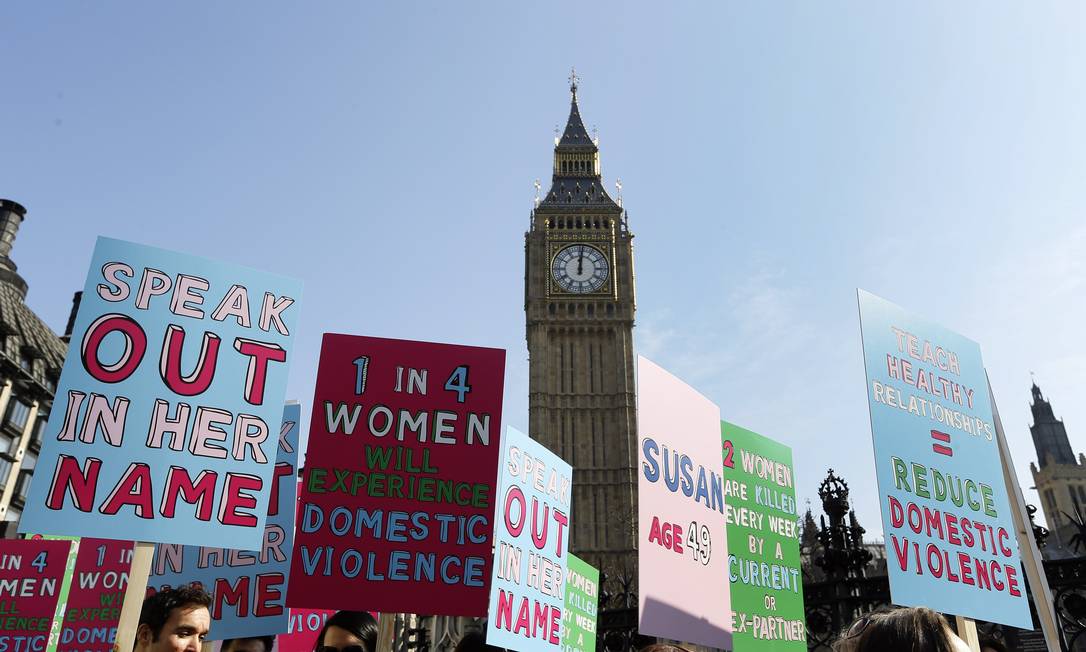 
Manifestação em Londres contra a violência doméstica: um terço das mulheres no mundo é vítima da agressão de parceiros
Foto: Kirsty Wigglesworth / AP/5-3-2013