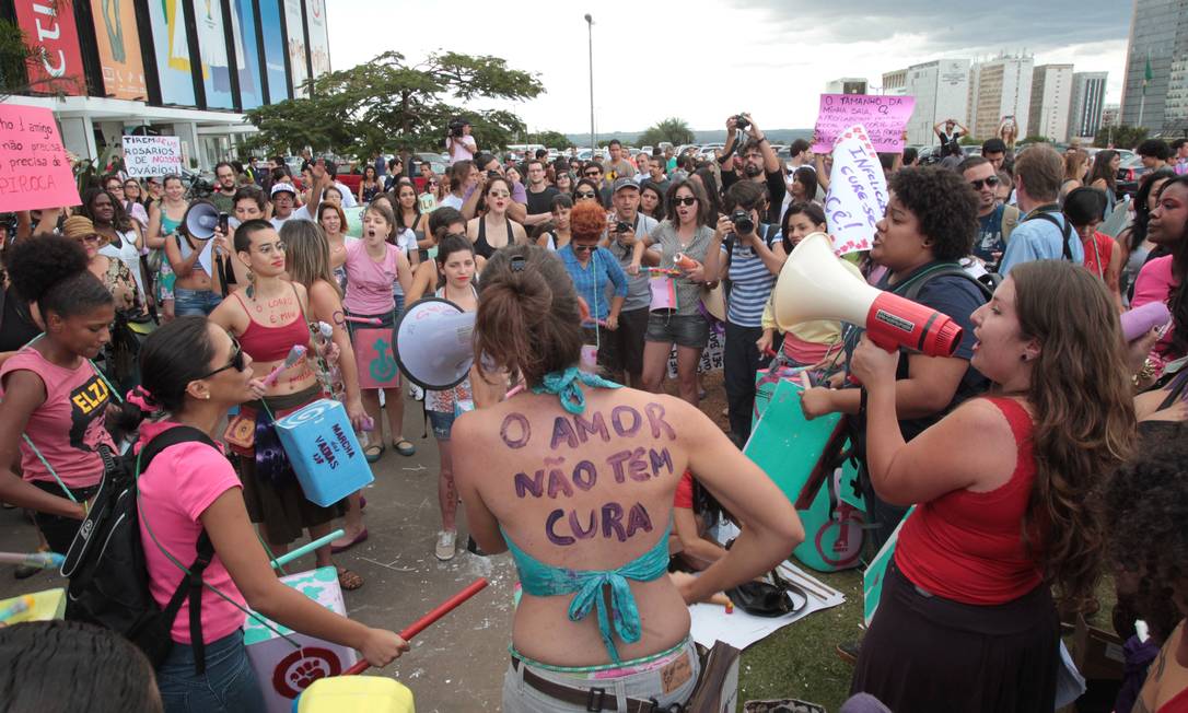 Marcha Das Vadias Re Ne Tr S Mil Pessoas Em Bras Lia Jornal O Globo