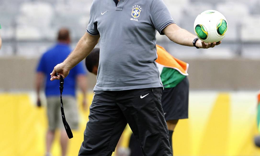 Felipão voltou a chamar Ramires para a seleção brasileira Foto: Ivo Gonzalez / O Globo