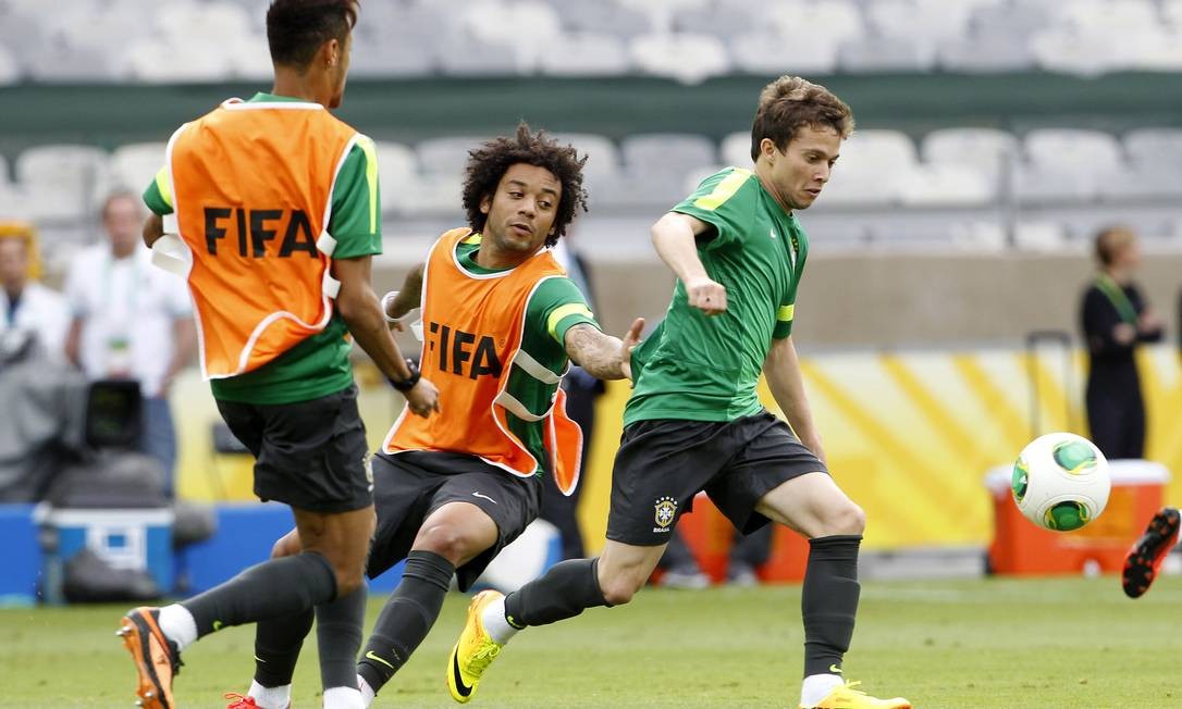 Jogadores comemoram amadurecimento da seleção brasileira ...