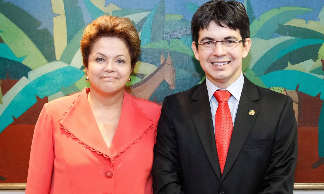 
Dilma e Randolfe Rodrigues
Foto: Roberto Stuckert Filho/PR
