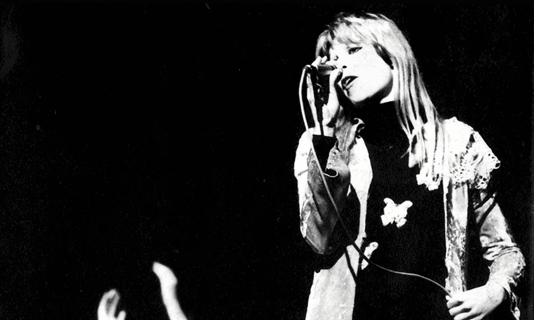 
Roqueira. Recém-saída dos Mutantes, em 1973, Rita Lee arquitetava sua reinvenção como estrela de rock
Foto: Arquivo