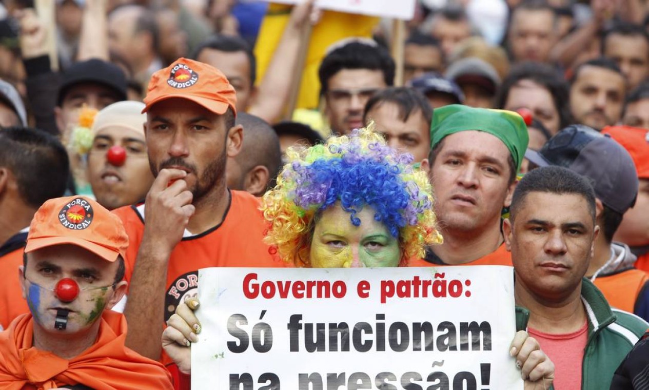 O protesto em Guarulhos Foto: Marcos Alves / Agência O Globo