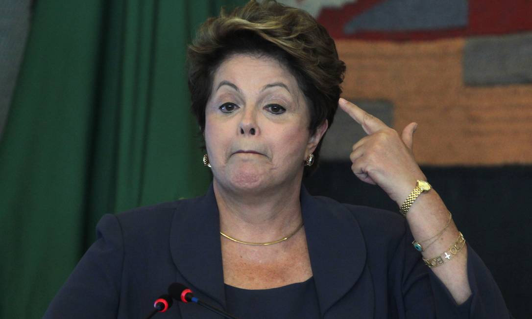 
Presidente da República, Dilma Rousseff, teve queda identificada pelo Ibope na corrida presidencial
Foto: Givaldo Barbosa / O Globo