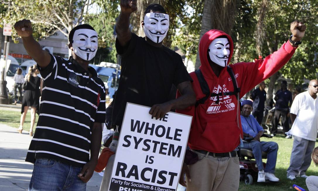 
Manifestantes contra o racismo nos EUA
Foto: JONATHAN ALCORN / REUTERS