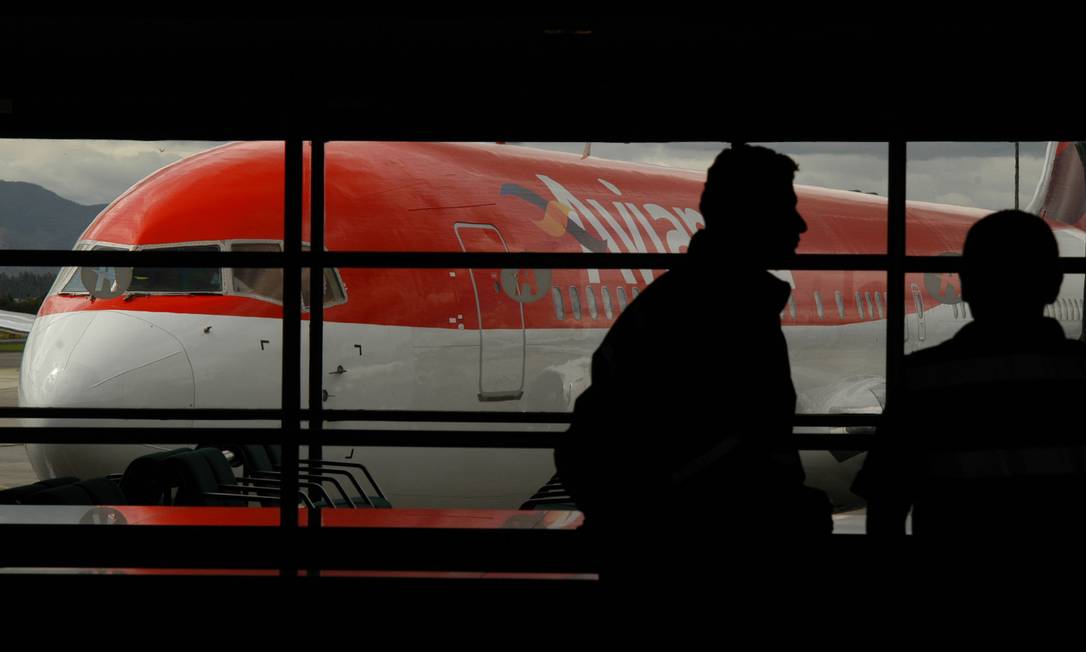 
O Procon-PE informou que, além de estar proibida de vender bilhetes, Avianca poderá ser multada em até R$ 500 mil pelos transtornos causados aos passageiros
Foto:
/
Diego Giudice / Bloomberg News
