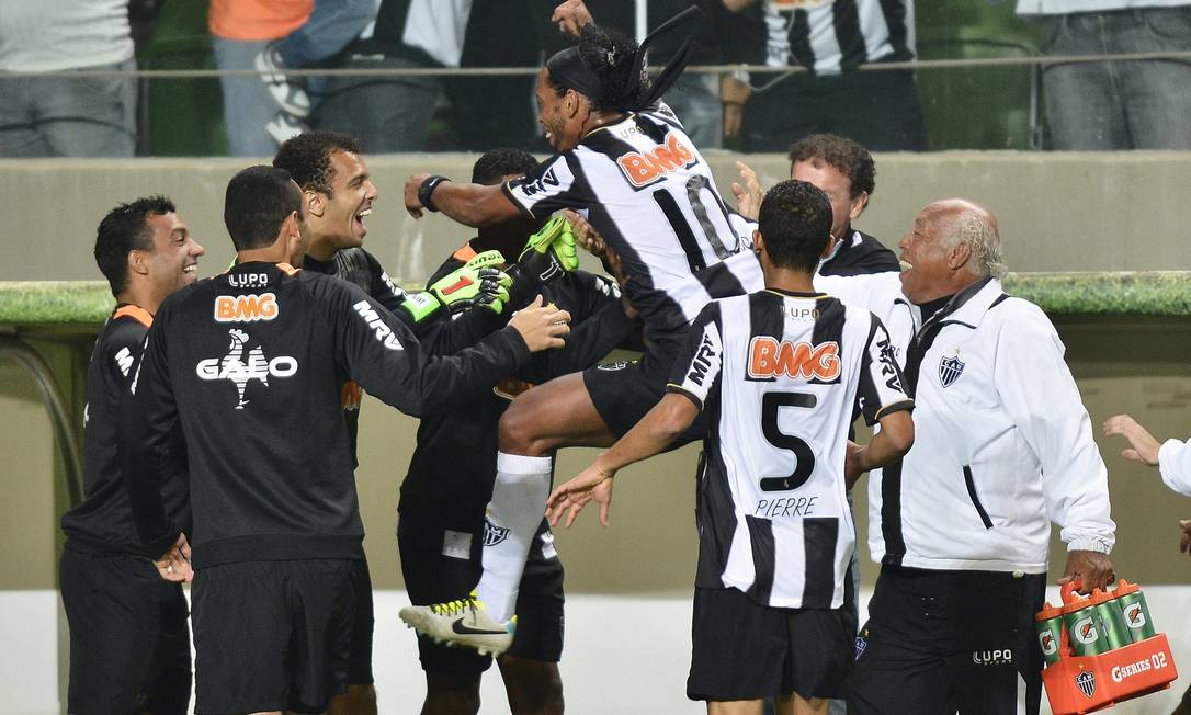 Botafogo cede empate no fim para o Atlético-MG e deixa a liderança ...