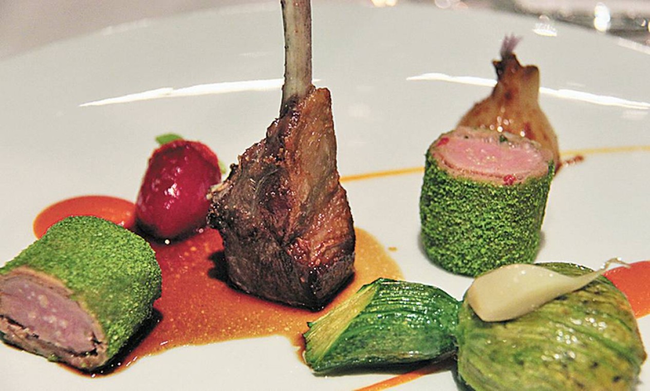 A gastronomia também é destaque do La Chèvre d’Or, com duas estrelas Michelin, em Èze Foto: Bruno Agostini / O Globo