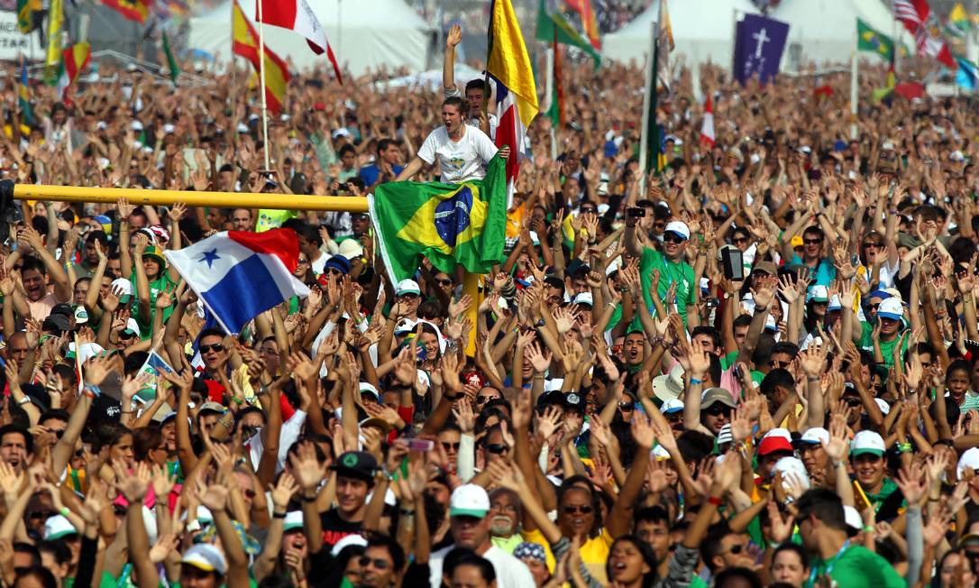 
Com três milhões de visitantes, a Jornada Mundial da Juventude precisou contar com milhares de voluntários
Foto: Agência O Globo / Marcelo Theobald