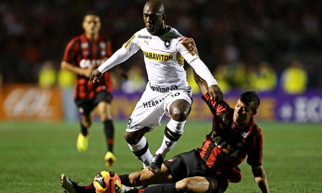 Botafogo leva 2 a 0 do Atlético-PR em Curitiba - Jornal O Globo
