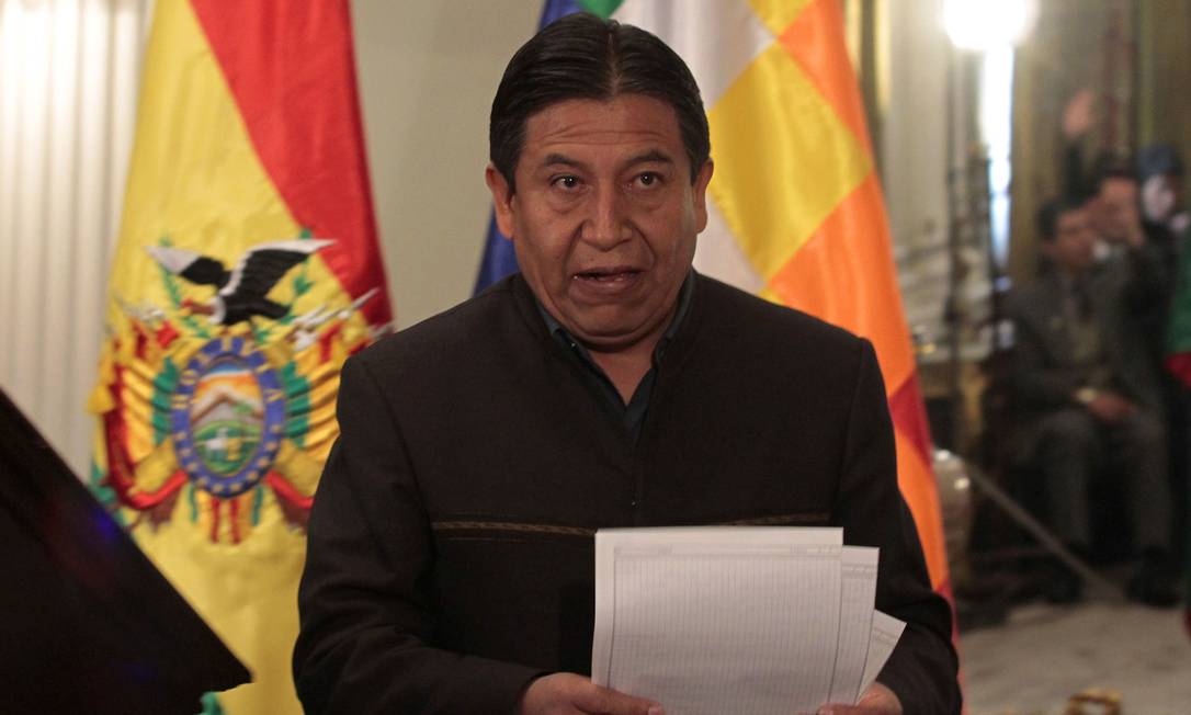 
Ministro das Relações Exteriores da Bolívia, David Choquehuanca, cobra explicações do Brasil sobre caso do senador Roger Pinto
Foto: DMITRY PETROCHENKO / REUTERS