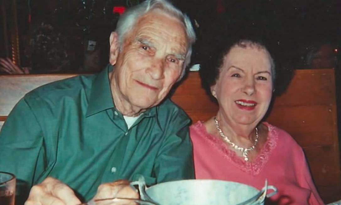 Canção escrita por viúvo de 96 anos vira hit no YouTube e na Billboard