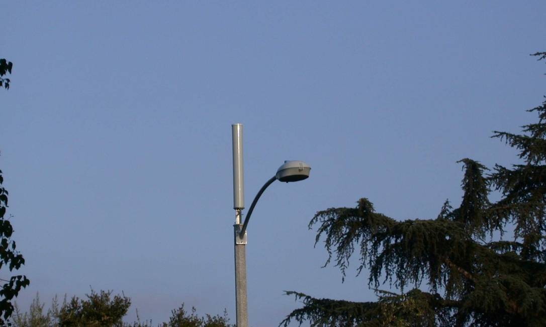 Operadoras apostam nas antenas em postes de luz para melhorar cobertura