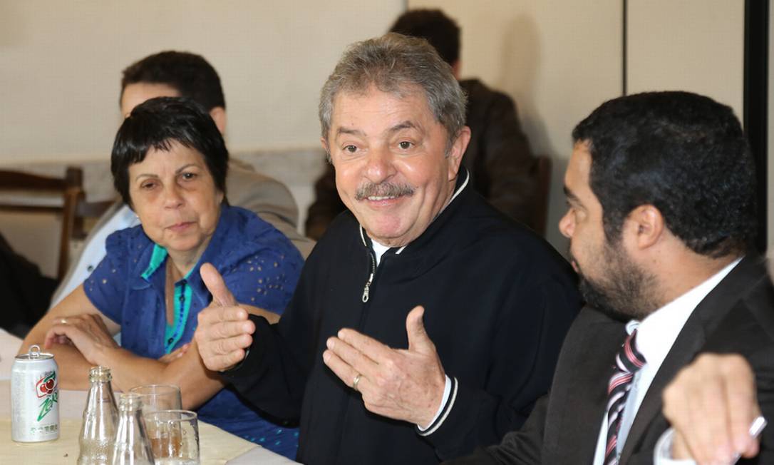 
Lula participou de almoço com deputados estaduais em São Paulo
Foto: Ricardo Stuckert / Divulgação