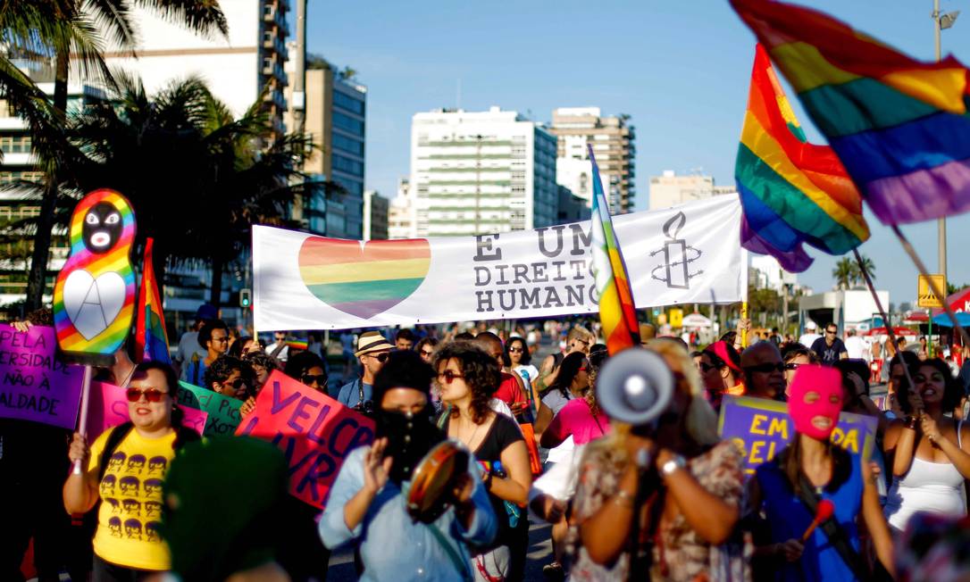 Cem Manifestantes Protestam Contra Homofobia No Leblon Jornal O Globo