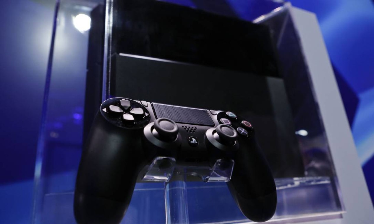 Demorou, mas chegou! Playstation 4 Pro já possui preço e data oficial de  lançamento no Brasil 