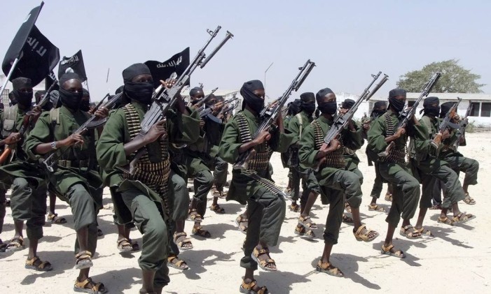 Soldados do Al-Shabaab em treinamento na Somália Foto: Farah Abdi Warsameh / AP
