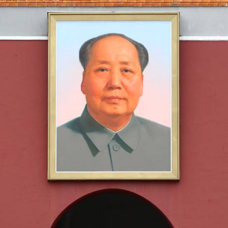 Entrada da cidade proibida com retrato de Mao Tsé-Tung, em Pequim, na China Foto: Ivo Gonzalez / Agência O Globo