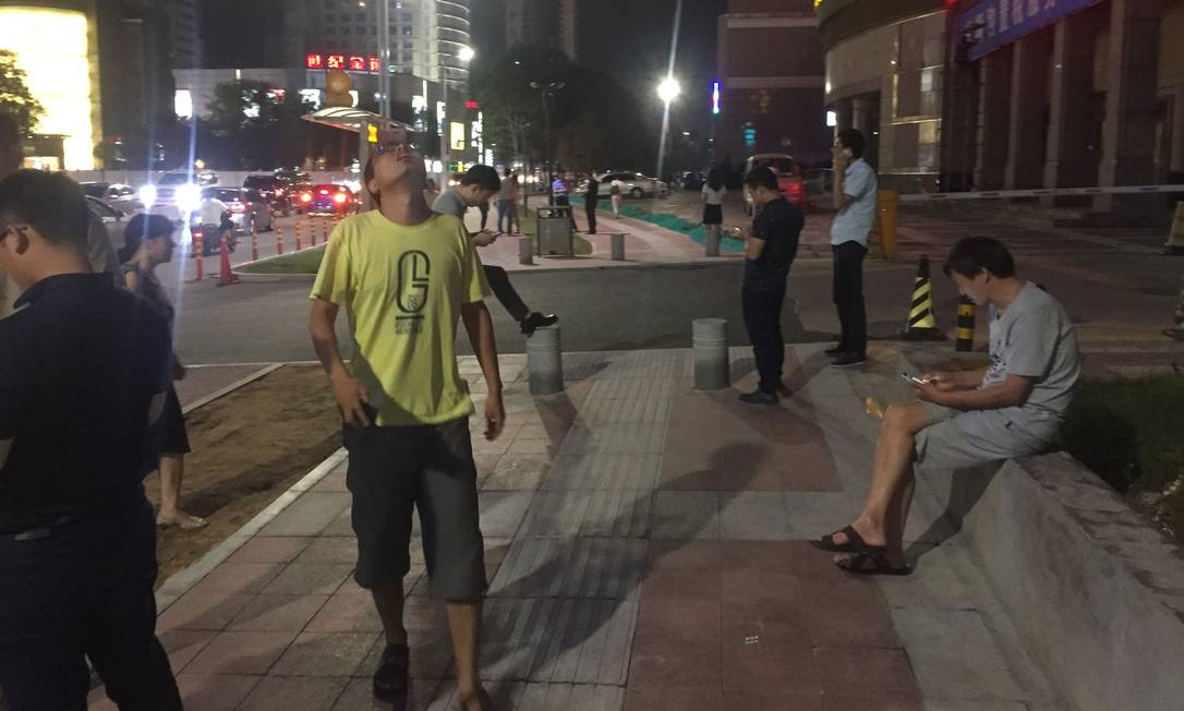 Terremoto de 6,5 na China pode ter mais de 100 mortos e milhares de