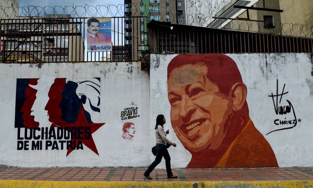 Para sociólogo alemão, modelo econômico dependente do petróleo, criado por Hugo Chávez, se esgotou há anos, mas Nicolás Maduro não foi capaz de reconhecer o problema
Foto: FEDERICO PARRA / AFP