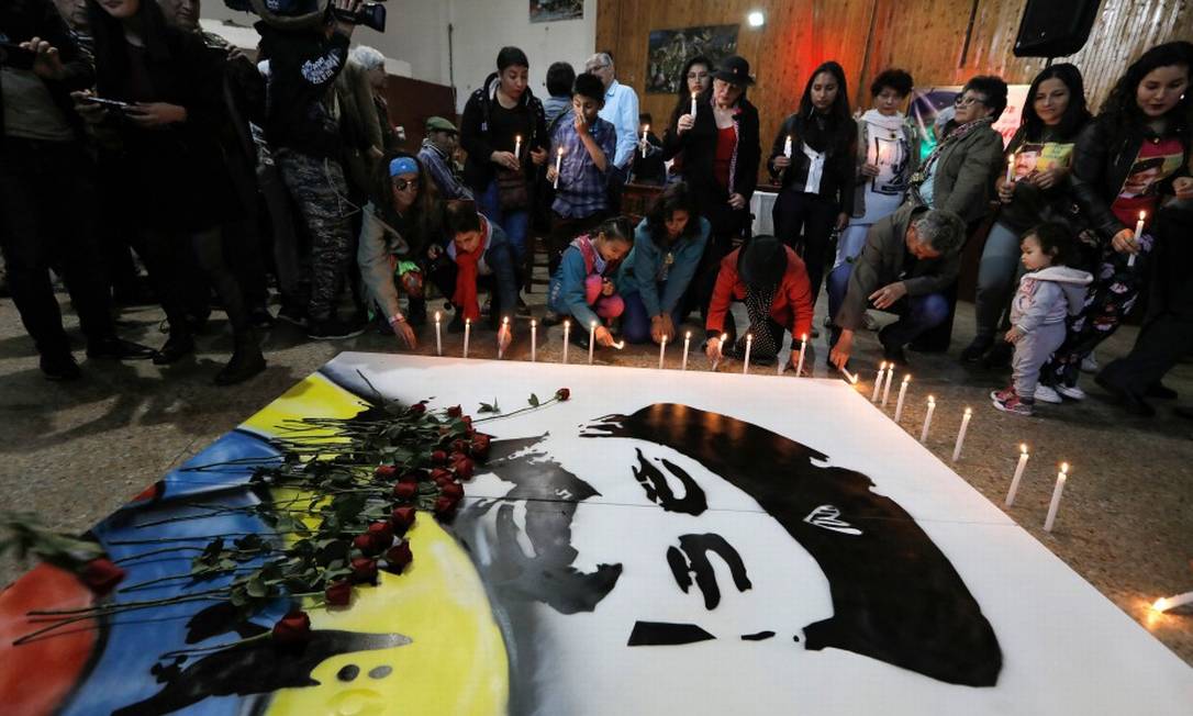 Apoiadores e membros do partido das Farc lembram a memória de um ex-chefe da guerrilha Jorge Briceño, o 'Mono Jojoy', no último dia 23 de setembro Foto: JOHN VIZCAINO / AFP