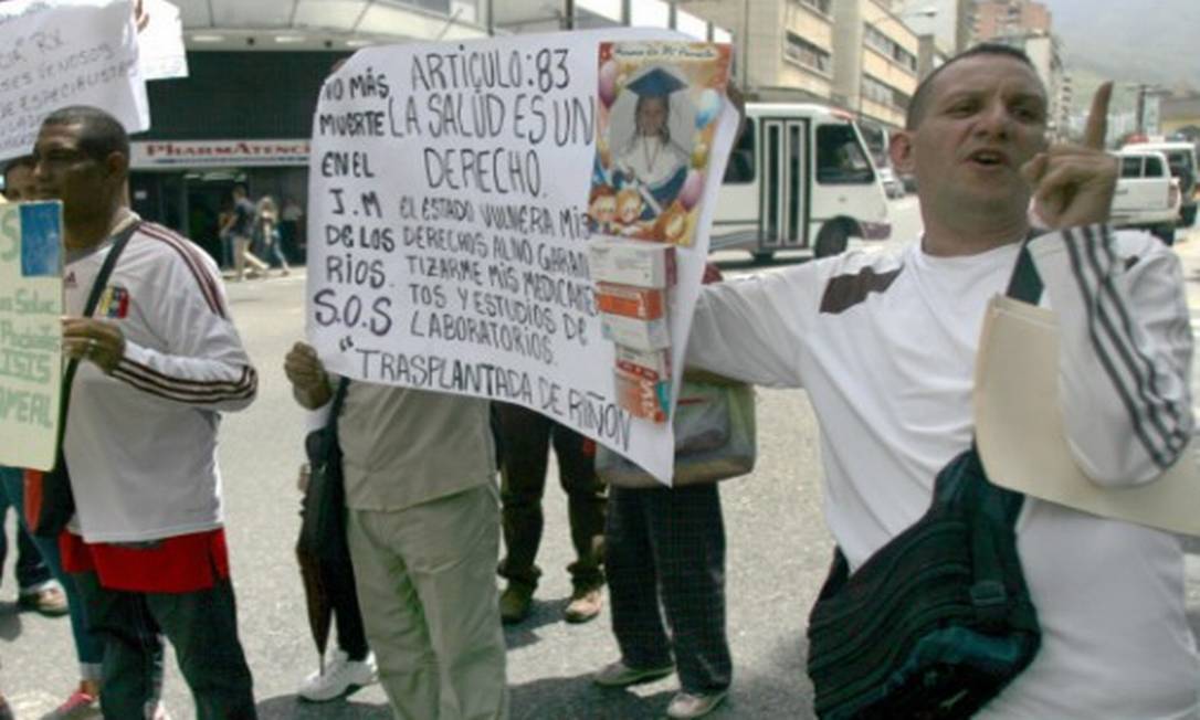 Profissionais de saúde protestam em Caracas contra a precariedade no sistema venezuelano Foto: Arquivo