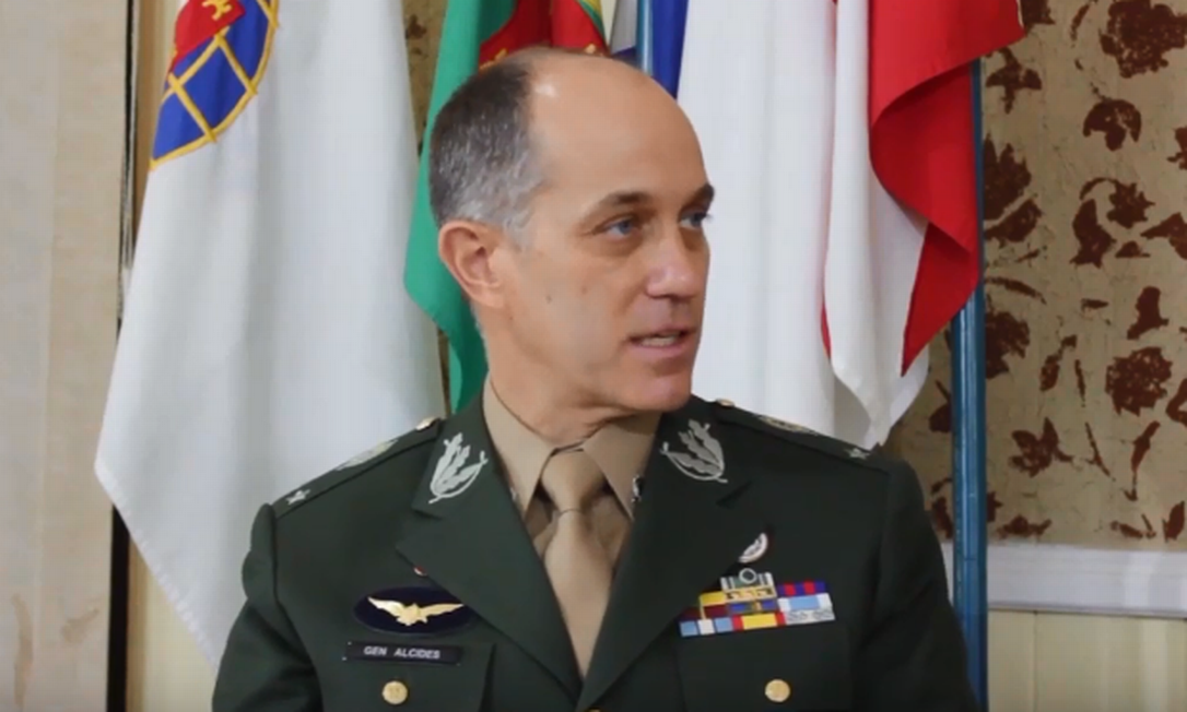 O general de Brigada Alcides Valeriano de Faria Junior, que assumira um cargo no Comando Sul dos EUA Foto: Reprodução do Youtube