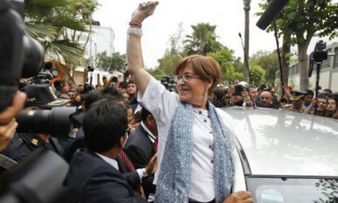 A ex-prefeita de Lima Susana Villarán reconheceu ter recebido aportes da Odebrecht e da OAS Foto: AFP
