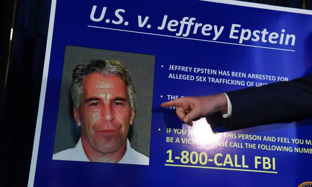 Advogado americano acusa Jeffrey Epstein de crimes envolvendo menores, em julho deste ano Foto: STEPHANIE KEITH / AFP