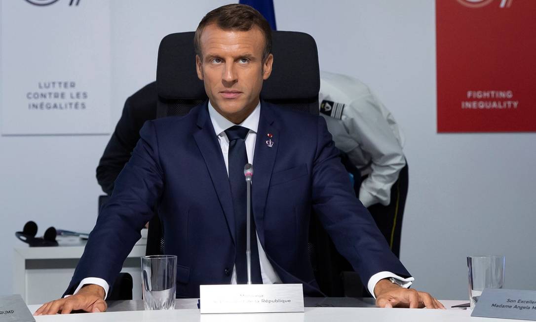 French President Emmanuel Macron attends a work session in the Casino of Biarritz on August 26, 2019, on the third and last day of the annual G7 Summit attended by the leaders of the world's seven richest democracies, Britain, Canada, France, Germany, Italy, Japan and the United States. (Photo by Ian LANGSDON / POOL / AFP) Foto: IAN LANGSDON / AFP