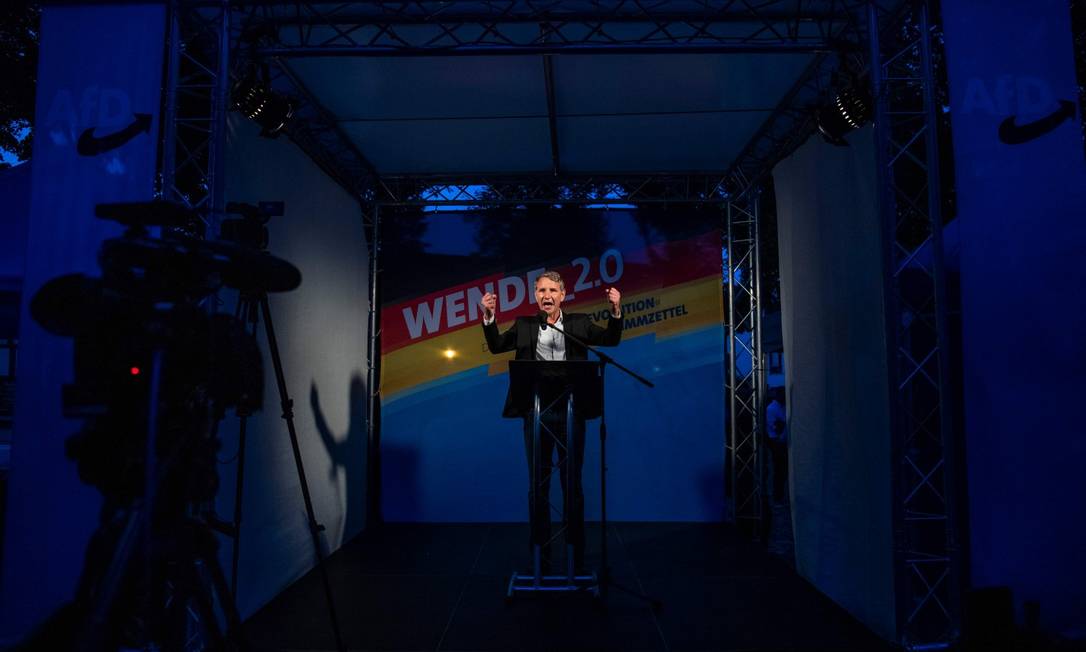 Bjoern Hoecke, líder da Asa, em discurso em discurso em Koenigs Wusterhausen, no Leste da Alemanha Foto: JOHN MACDOUGALL / AFP 30-8-19