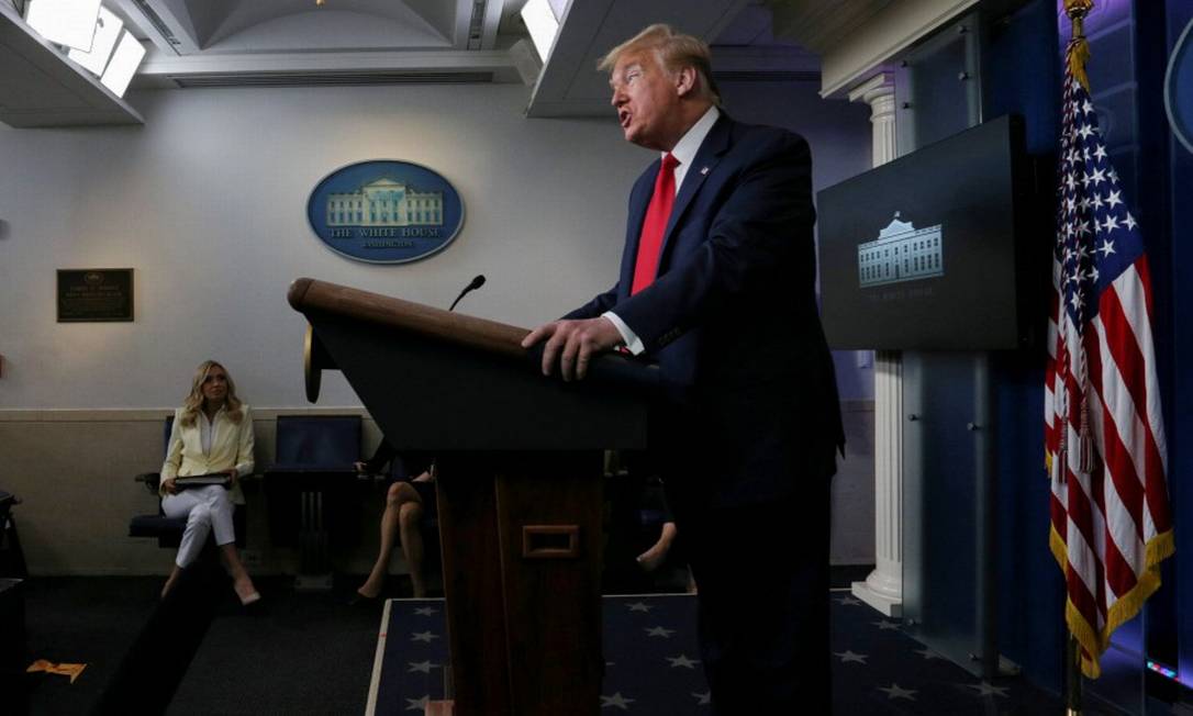O presidente dos EUA, Donald Trump, em entrevista na sexta-feira Foto: LEAH MILLIS / REUTERS