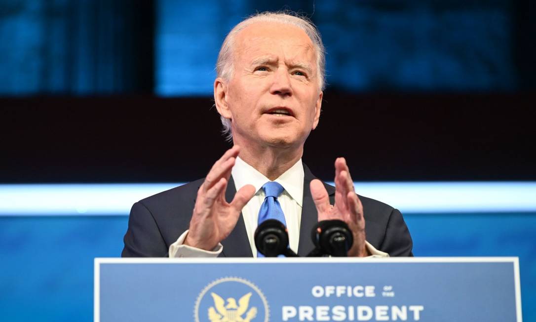 O presidente eleito dos EUA, Joe Biden, em discurso nesta segunda-feira Foto: ROBERTO SCHMIDT / AFP