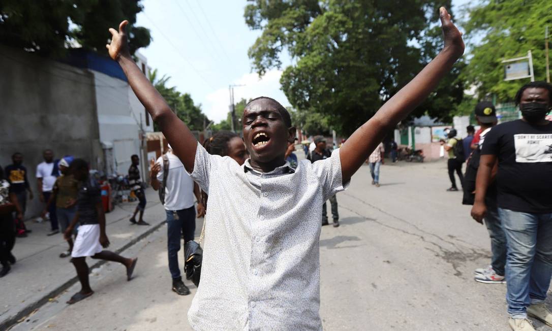 Grupo de haitianos entra em greve para protestar contra os sequestros, à medida que aumenta a pressão para libertar os missionários Foto: RALPH TEDY EROL / REUTERS