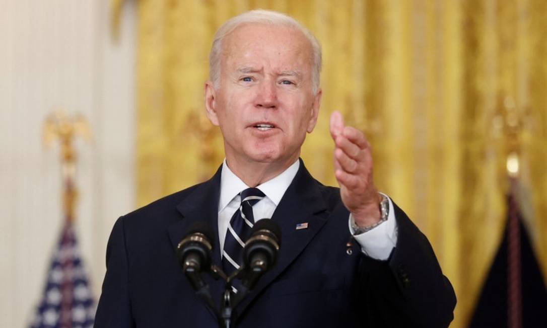 O presidente dos Estados Unidos, Joe Biden, fala sobre seus pacotes na Casa Branca Foto: JONATHAN ERNST / REUTERS